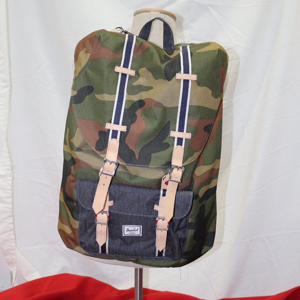 HERSCHEL SUPPLY CO LITTLE AMERICA BACKPACK